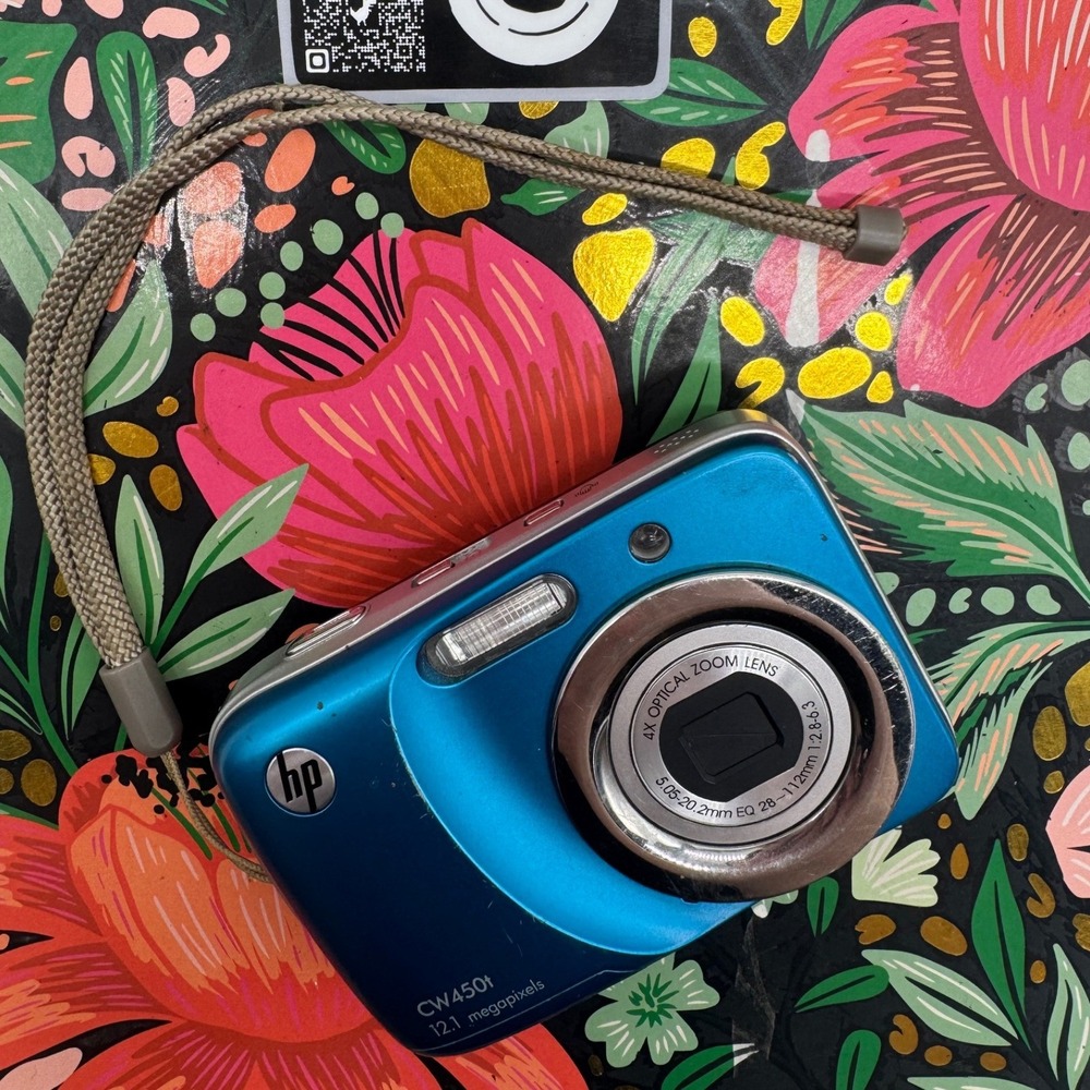 HP CW450t Digital Camera Blue 12.1MP 4x Optical Zoom with 256MB SD Card Strap